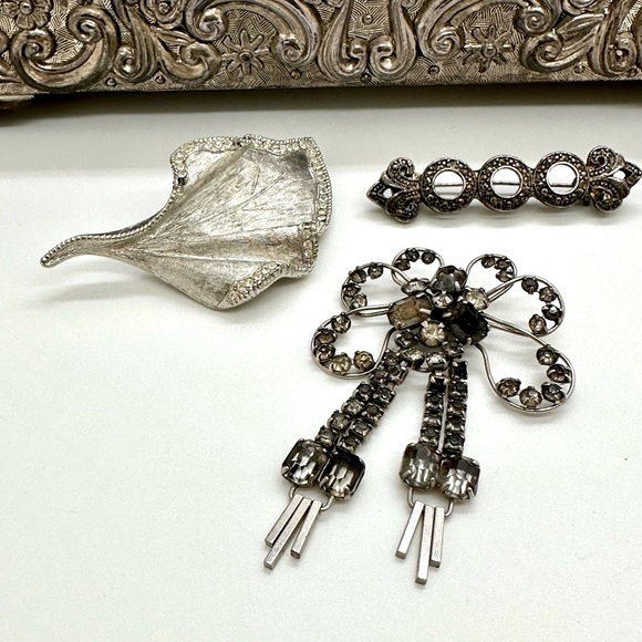 Vintage Brooch Lot - Picture 5 of 10